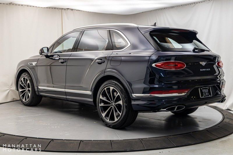 2024 Bentley Bentayga Hybrid V6Image 3