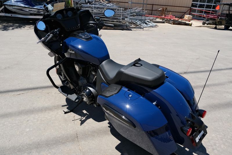 NEW 2025 INDIAN MOTORCYCLE CHALLENGER DARK HORSE Image 5