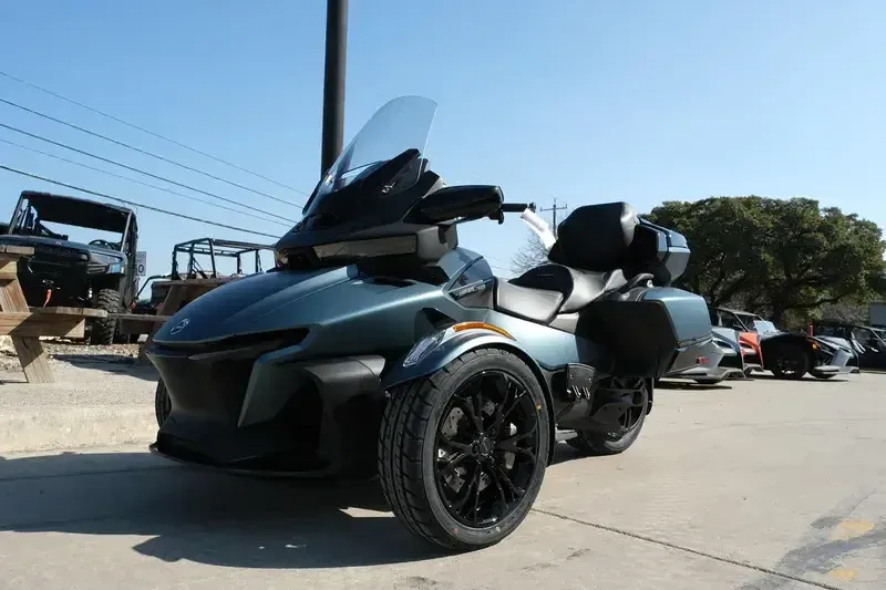 2025 Can-Am SPYDER RT LIMITED MINERAL BLUE WITH DARK ACCENTSImage 7