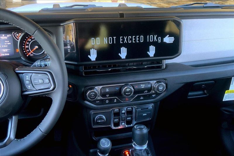 2025 Jeep Wrangler Unlimited Sport S photo 6