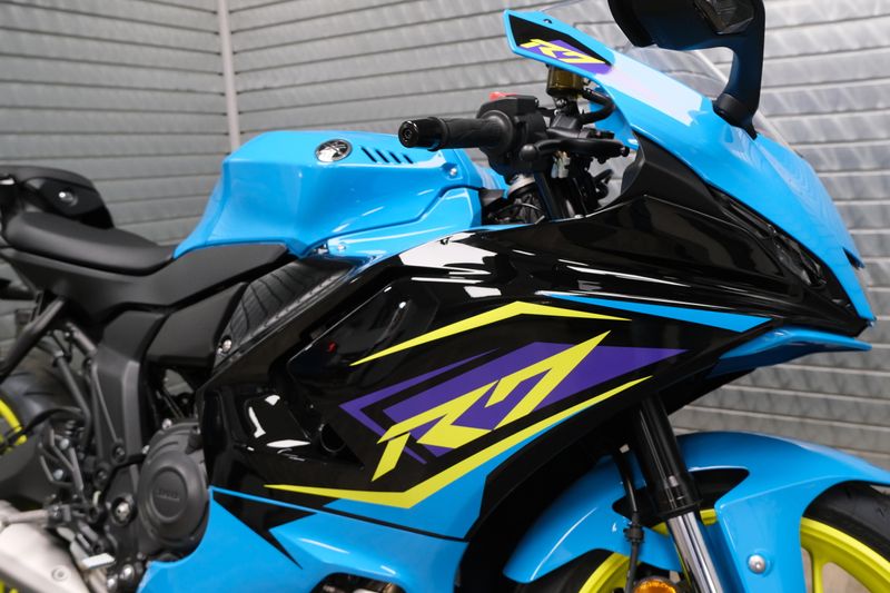 NEW 2026 YAMAHA YZFR7 Image 9