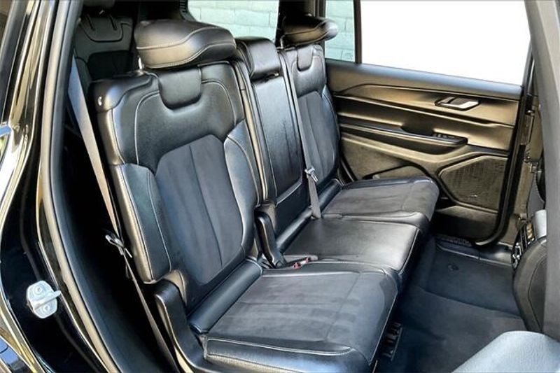 Used 2024 Jeep Grand Cherokee L AltitudeImage 26