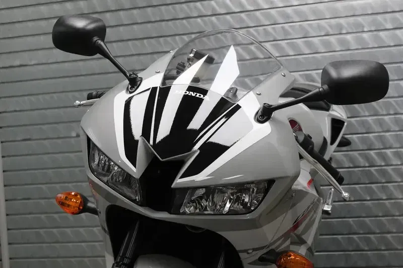 NEW 2026 HONDA CBR600RR Image 13