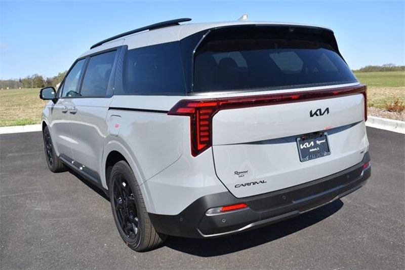 2025 Kia Carnival Hybrid SX PrestigeImage 5