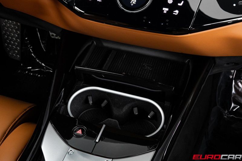 2025 Ferrari Purosangue *PANORAMIC ROOF * PASSENGER DISPLAY*Image 37