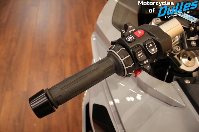 2026 BMW R1300RS ASA Image 12