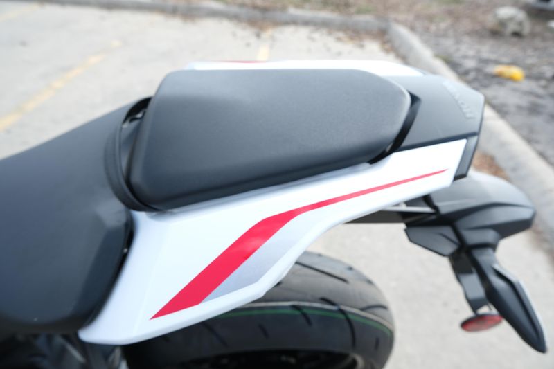 2025 HONDA CBR1000RR ABS PEARL WHITE in a PEARL WHITE exterior color. Family PowerSports (877) 886-1997 familypowersports.com 