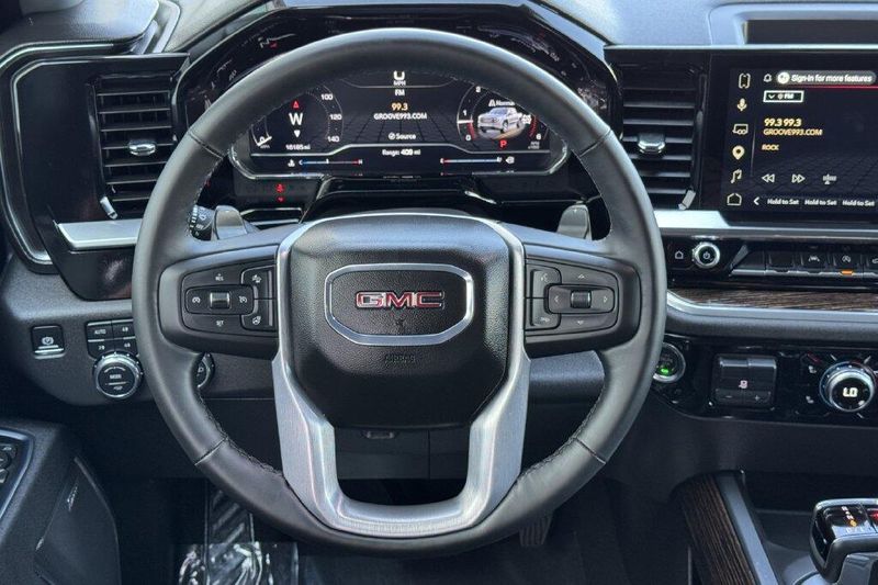 Used 2025 GMC Sierra 1500 ElevationImage 13