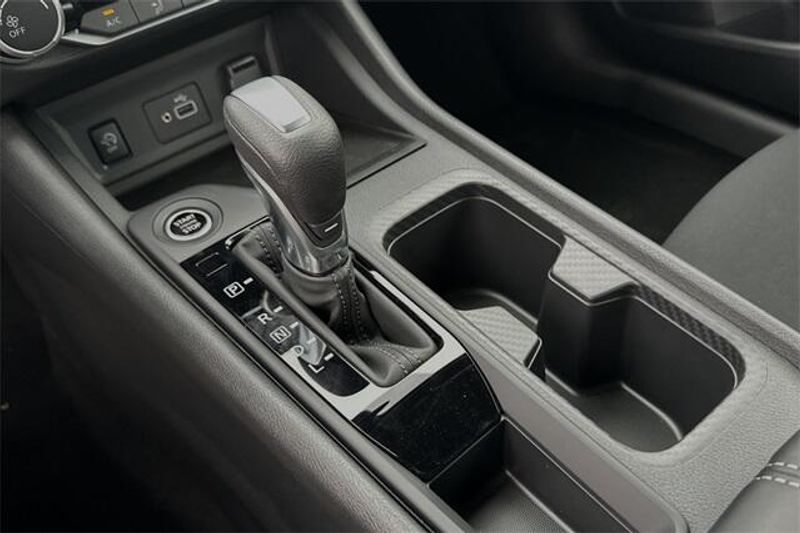 New 2025 Nissan Sentra SImage 17