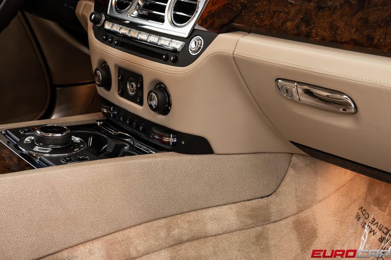 Used 2015 Rolls-Royce Wraith *SHOOTING STAR HEADLINER * IMMACULATE CONDITION*Image 30