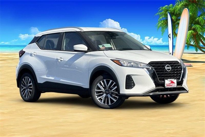 2024 Nissan Kicks SVImage 1