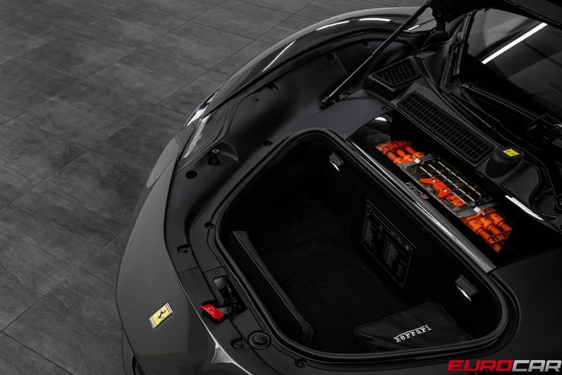 Used 2024 Ferrari SF90 Spider *ATELIER SPEC * HUGE CARBON FIBER OPTIONS*Image 13