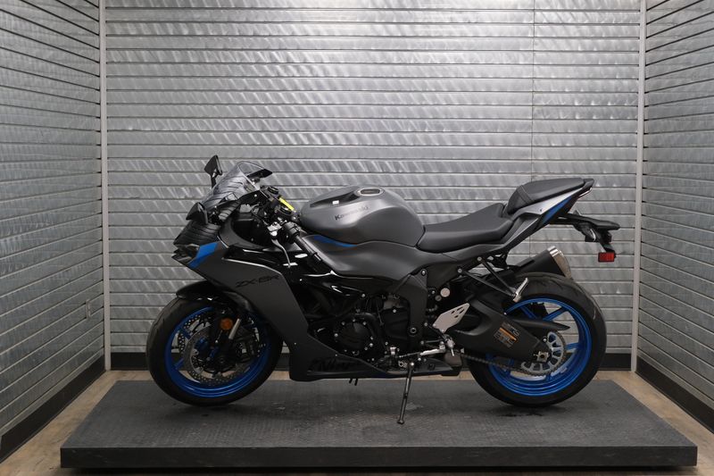 USED 2026 KAWASAKI NINJA ZX6R ABS Image 6