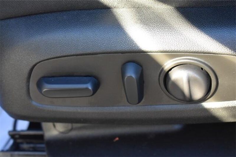 Used 2024 Chevrolet Equinox LTImage 25