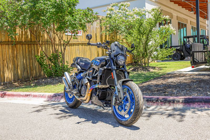 USED 2024 INDIAN MOTORCYCLE FTR SPORT STORM GRAY  RED 49ST Image 1