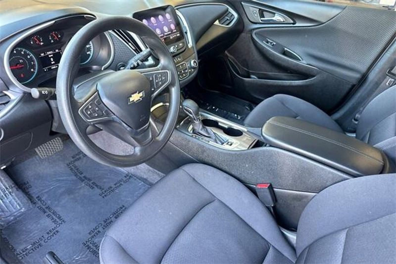Used 2022 Chevrolet Malibu LTImage 8