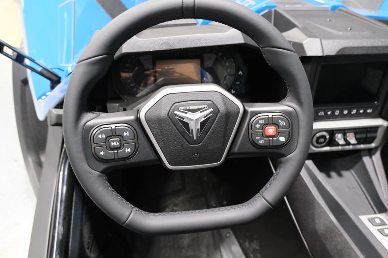NEW 2026 POLARIS SLINGSHOT SL AUTODRIVE Image 9