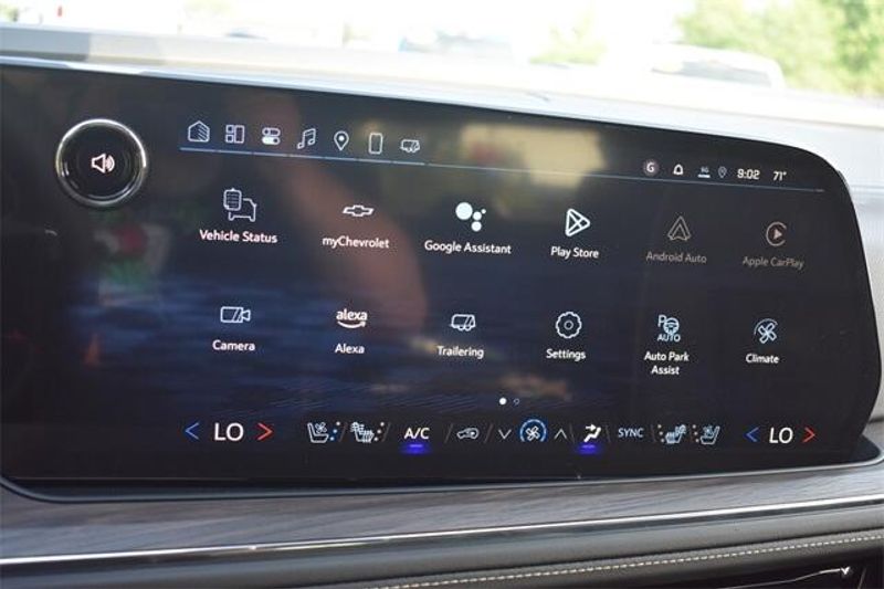 New 2025 Chevrolet Suburban PremierImage 32