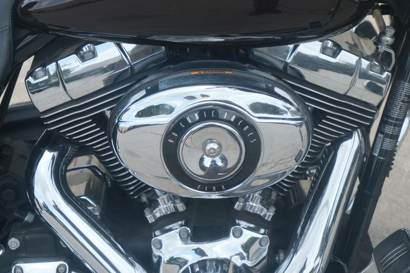2011 HARLEY STREET GLIDE PURPLE Image 12