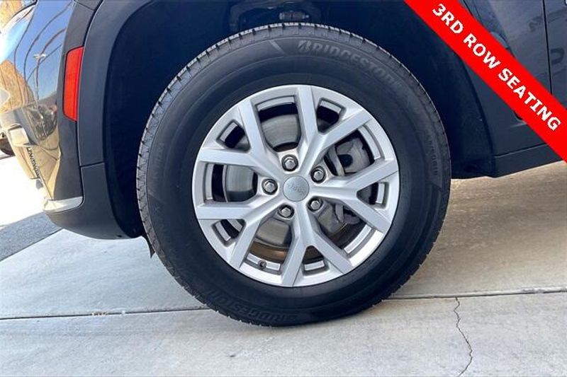 Used 2021 Jeep Grand Cherokee L LimitedImage 8