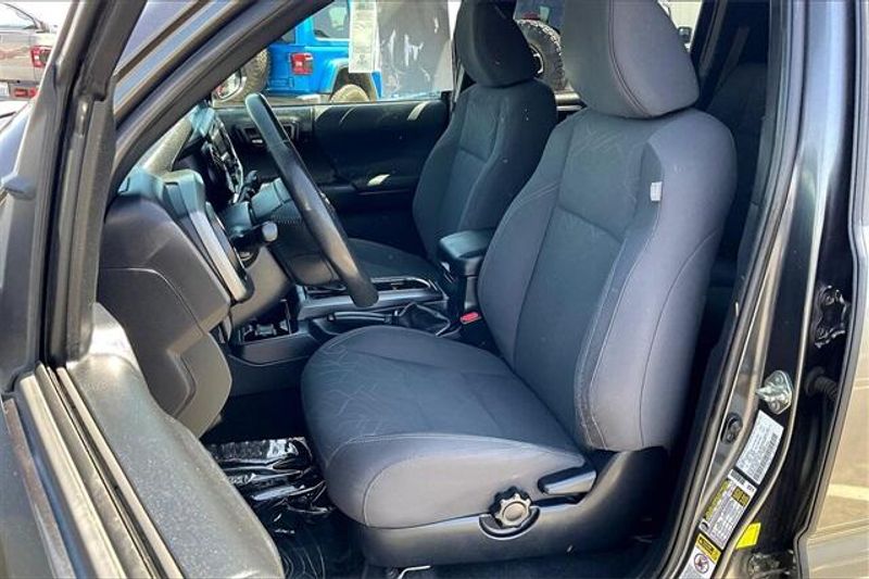 Used 2017 Toyota Tacoma TRD Off-RoadImage 24