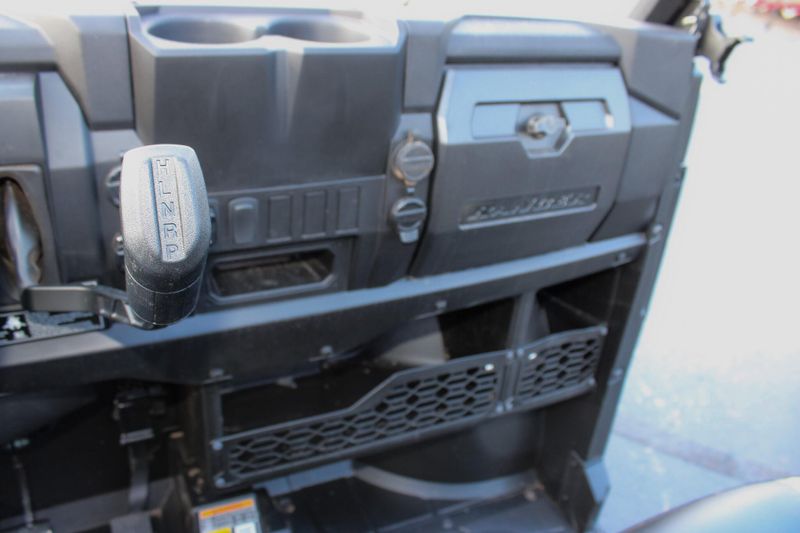 2025 Polaris RANGER CREW SP 570 PREMIUM SAND DUNE Image 24