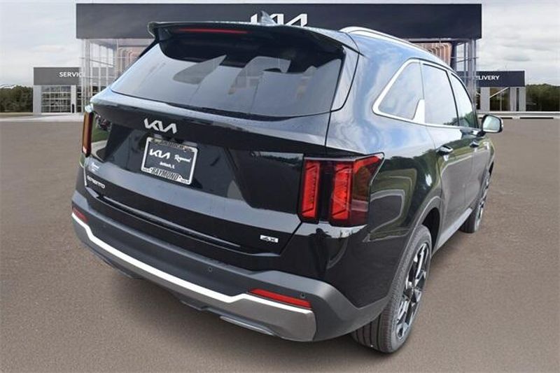 New 2025 Kia Sorento EXImage 3