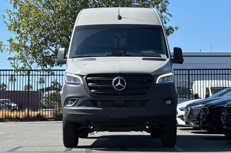 New 2026 Mercedes-Benz Sprinter 2500 Crew 144 WBImage 6