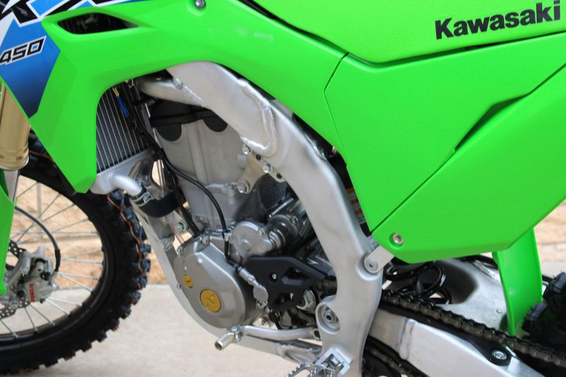 New 2026 Kawasaki KX450 LIME GREEN Image 11