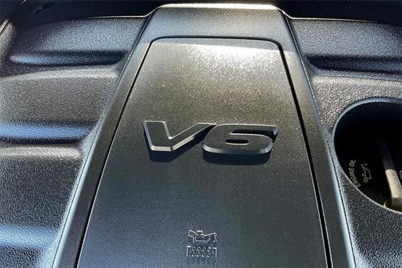 Used 2021 Jeep Grand Cherokee Laredo XImage 32