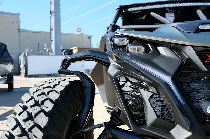 NEW 2026 CAN-AM MAVERICK R MAX X RC WITH SMARTSHOX 999T DCT Image 9