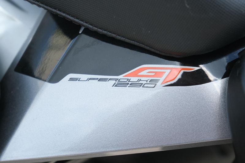 2016 KTM 1290 SUPER DUKE GREY AND ORANGE Image 25