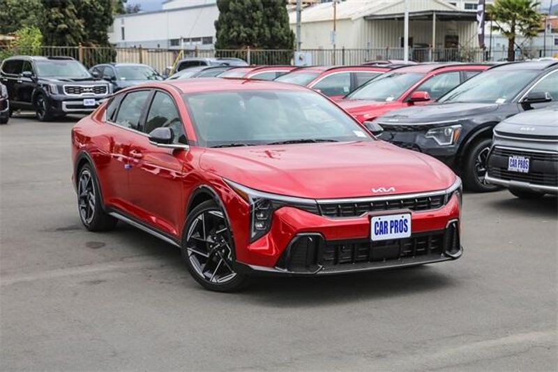 New 2025 Kia K4 GT-LineImage 2