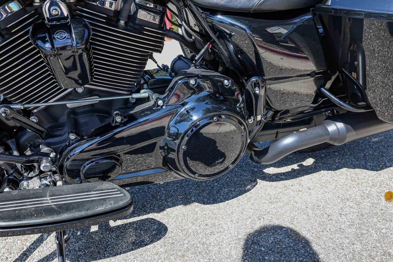 USED 2018 HARLEY STREET GLIDE SPECIAL Image 17