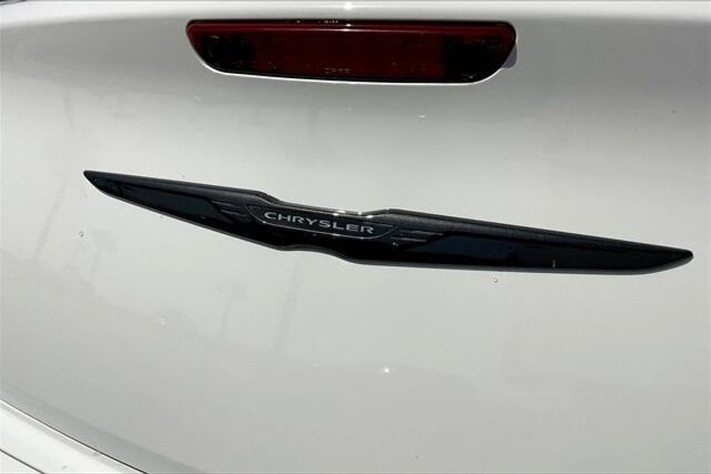 Used 2023 Chrysler 300 TouringImage 31