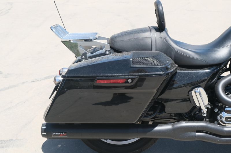 Used 2019 HARLEY STREET GLIDE BLACK Image 9