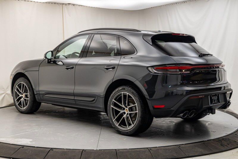 2024 Porsche Macan Image 3