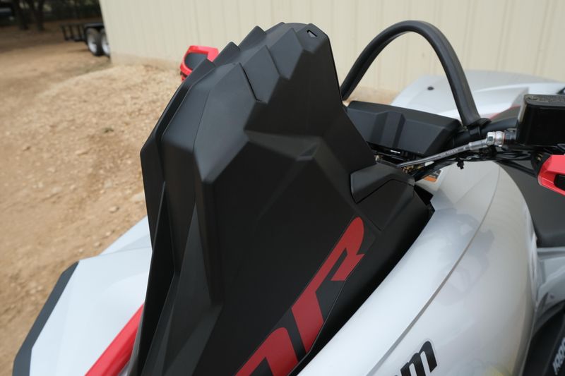 NEW 2026 CAN-AM RENEGADE X MR 1000R Image 14