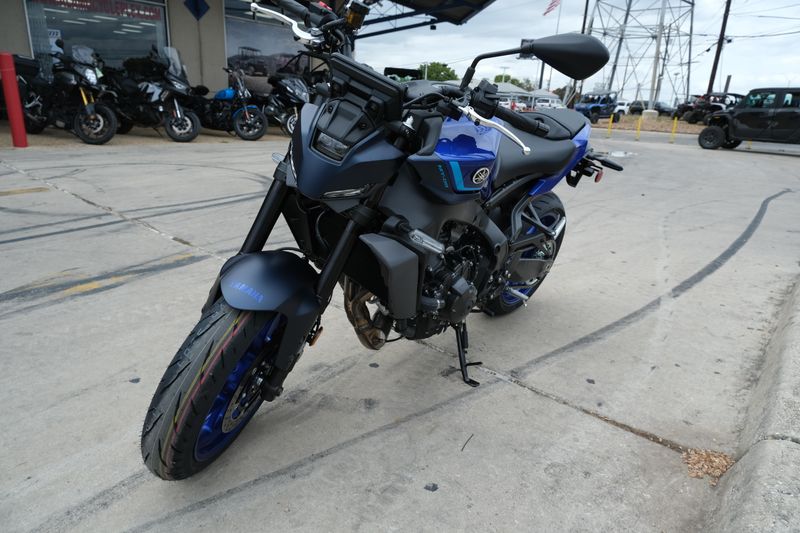 2024 YAMAHA MT09 TEAM BLUE in a TEAM YAMAHA BLUE exterior color. Family PowerSports (877) 886-1997 familypowersports.com 