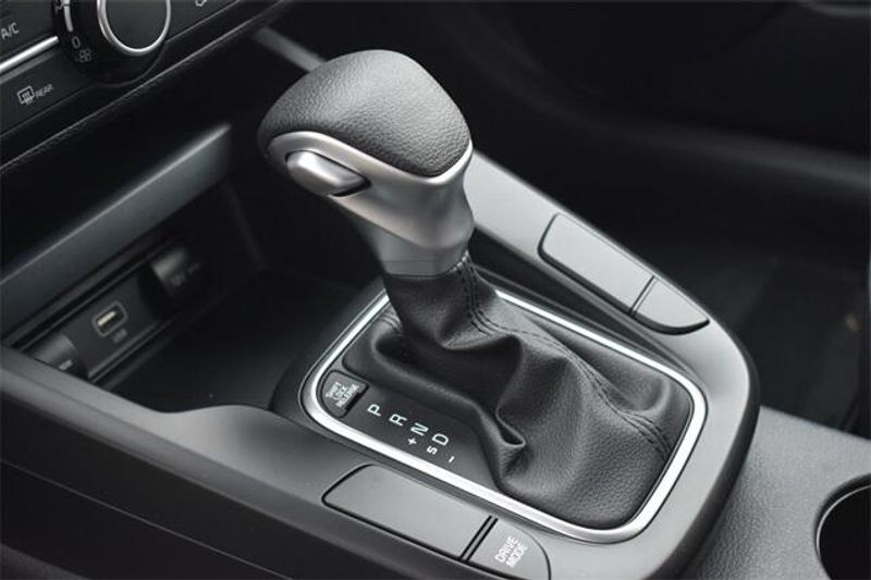 New 2025 Kia Soul LXImage 21