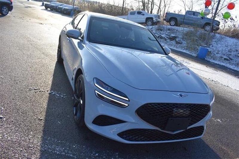 2022 Genesis G70 3.3TImage 8