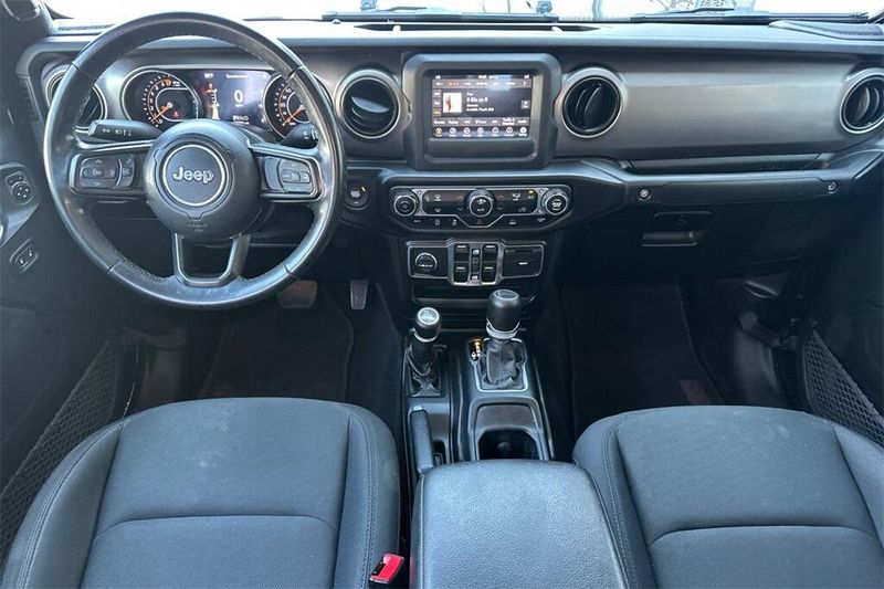 2020 Jeep Gladiator Sport S photo 13