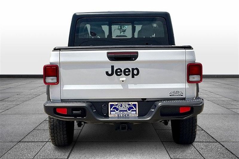 2022 Jeep Gladiator SportImage 4