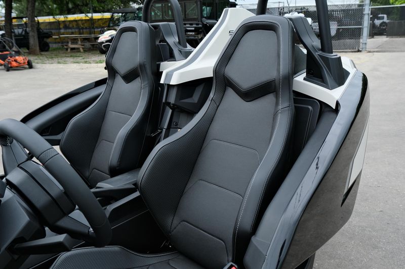 NEW 2026 POLARIS SLINGSHOT SLR AUTODRIVE Image 12