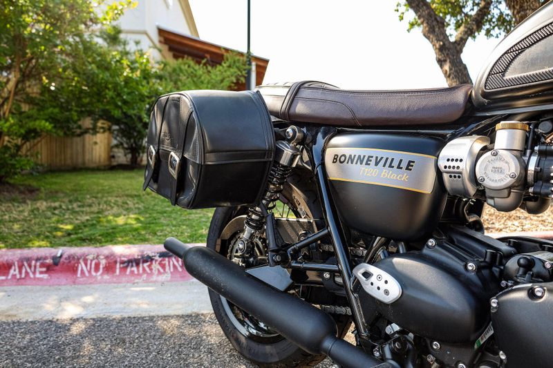 2022 Triumph BONNEVILLE T 120 BLACK EURO 5A BASE Image 25