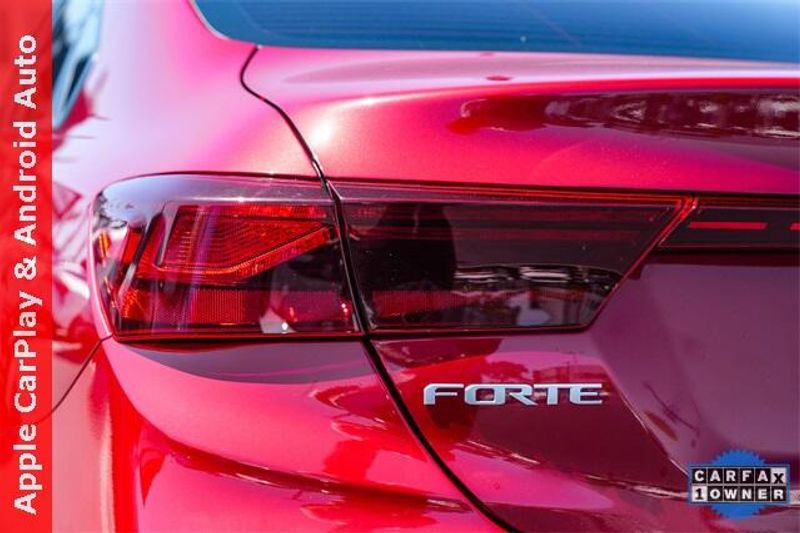 Used 2022 Kia Forte LXSImage 9