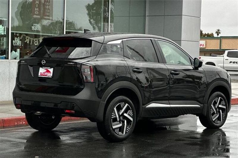 Used 2025 Nissan Kicks SVImage 4