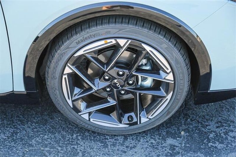 New 2025 Kia K4 GT-LineImage 29
