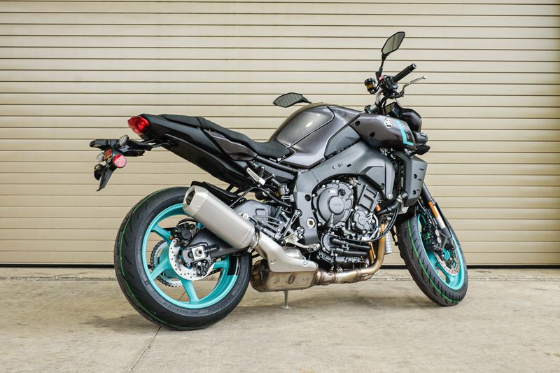 2024 Yamaha MT10  MIDNIGHT CYANImage 17