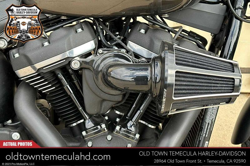 2020 Harley-Davidson Softail in a RIVER ROCK GRAY W/PINSTRIPE exterior color. BMW Motorcycles of Temecula – Southern California (951) 506-6903 bmwmotorcyclesoftemecula.com 